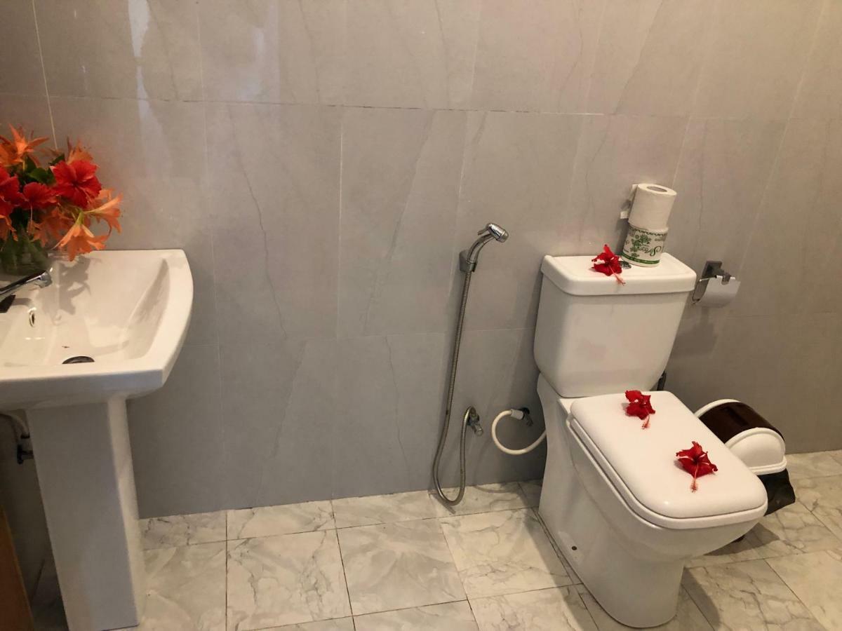 ディックウェラ Hiriketiya White House Bed & Breakfast エクステリア 写真